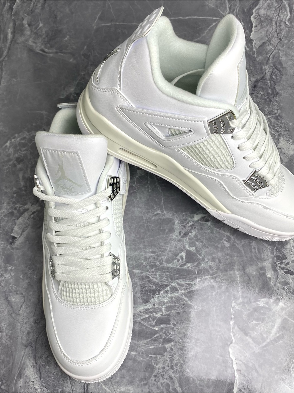 White Men's Retro Basketball Sneakers